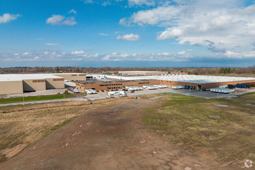 More Photos Of 6600 New Venture Gear Dr, East Syracuse Manufacturing For Lease