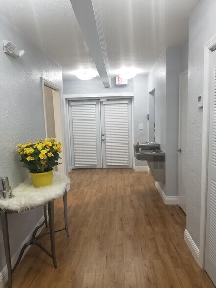 More Photos Of 17101 NE 6th Ave, North Miami Beach Coworking Space