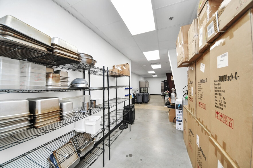 More Photos Of 30625 Kingsland Blvd, Brookshire Storefront For Sale