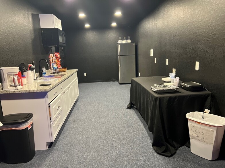 More Photos Of 5107 N Highway 288B, Clute Sports And Entertainment For Sale