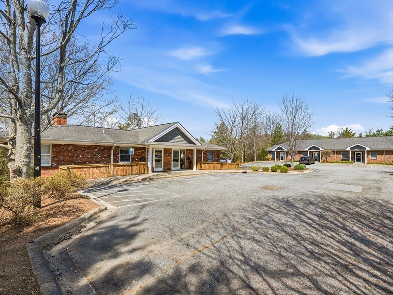 More Photos Of 2 Herman Avenue Ext, Asheville Office For Sale