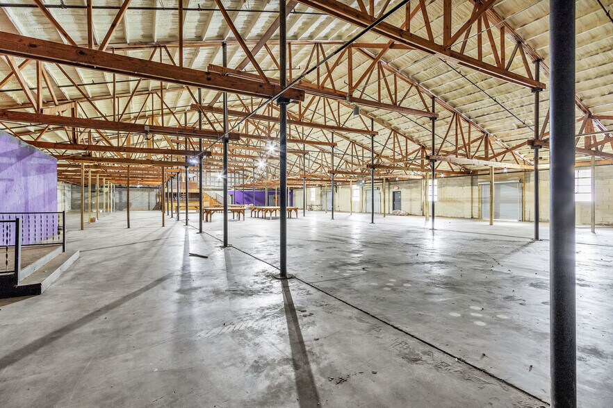 More Photos Of 121 Trotter Industrial Ln, Saluda Warehouse For Lease
