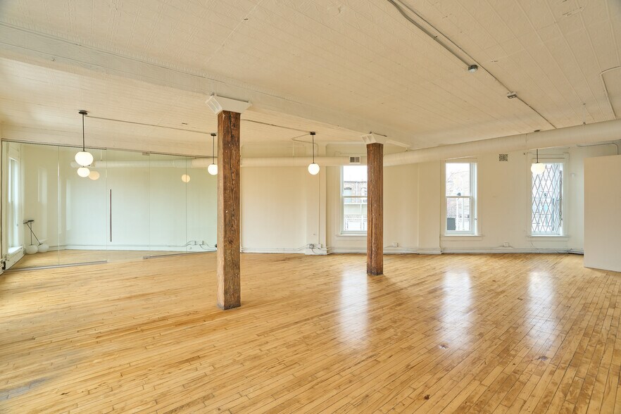 More Photos Of 1539 N Damen Ave, Chicago Office For Lease