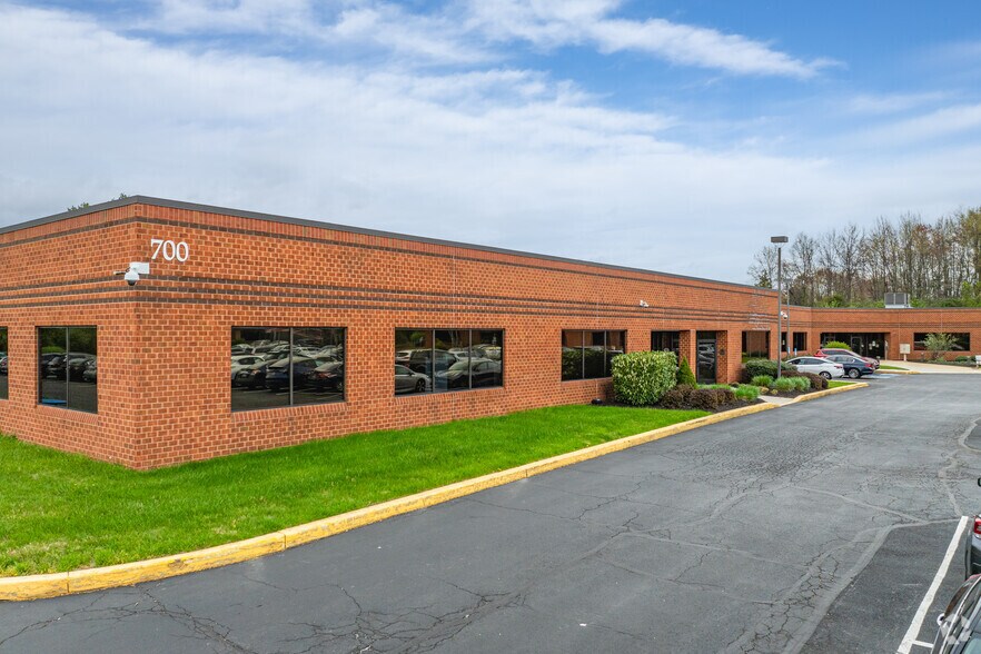 More Photos Of 100 White Clay Center Dr, Newark Unknown For Lease