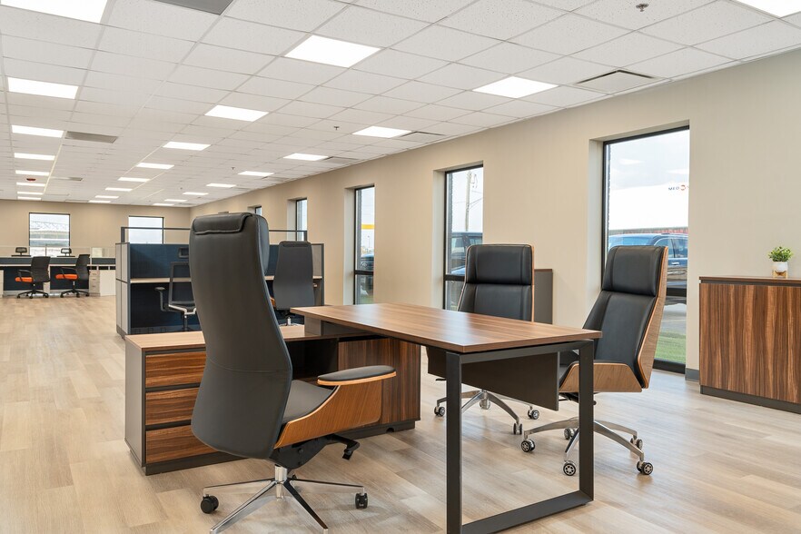 More Photos Of 9950 Lawrence Ave, Schiller Park Office For Lease