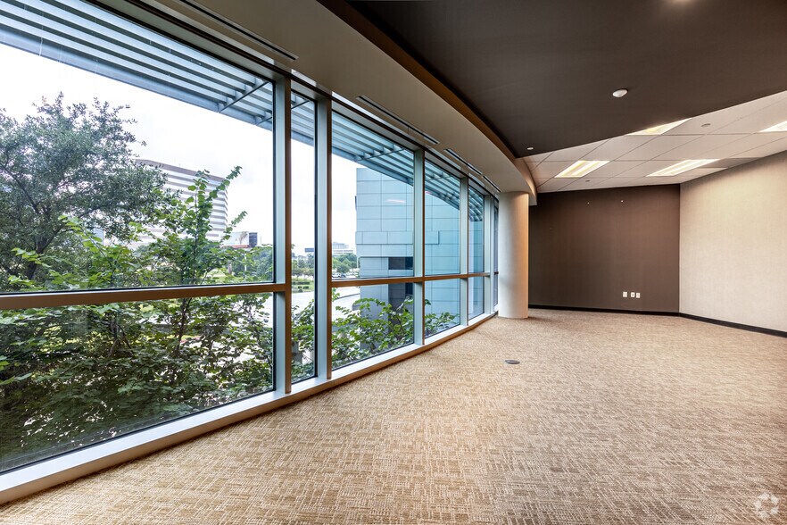 More Photos Of 11970 N Central Expy, Dallas Medical For Lease