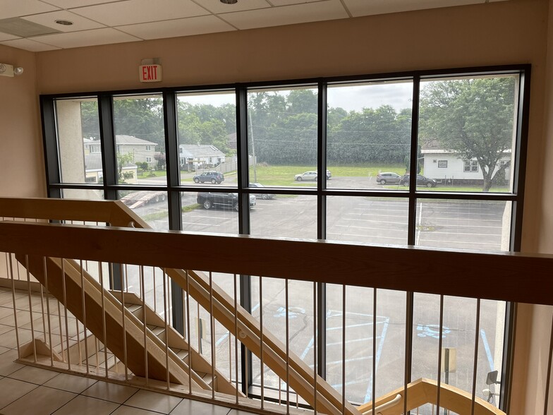 More Photos Of 1735 Central Ave, Albany Office For Sale