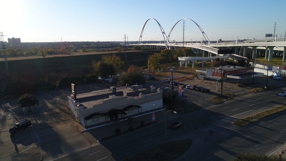 More Photos Of 525 S Riverfront Blvd, Dallas Restaurant For Lease