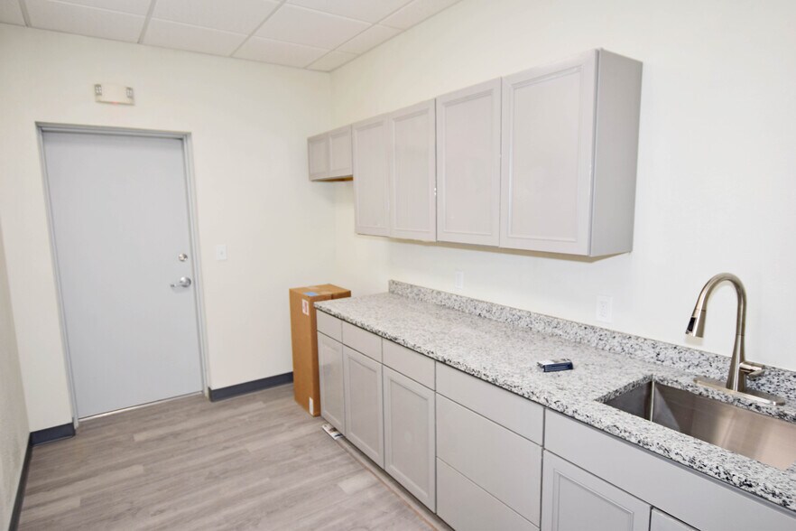 More Photos Of 8340 Boles Rd., Odessa Warehouse For Lease