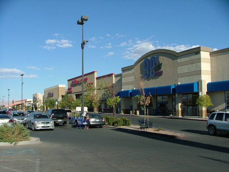 More Photos Of 1435 W Craig Rd, North Las Vegas General Retail For Lease