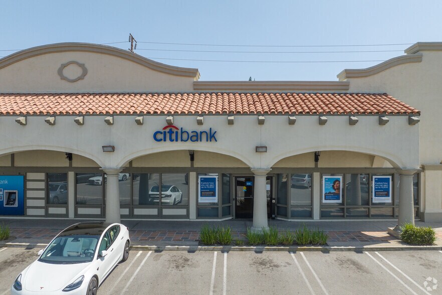 More Photos Of 10590 Baseline Rd, Rancho Cucamonga General Retail For Lease
