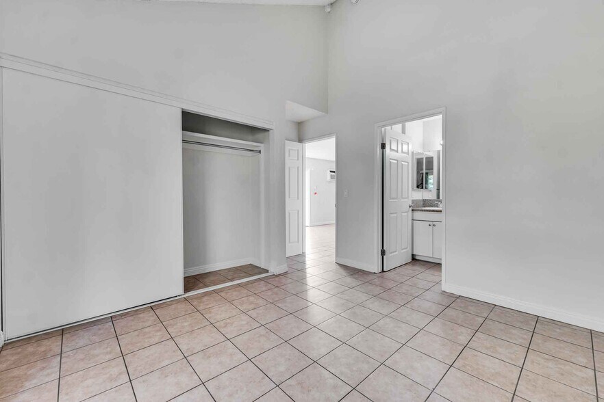 More Photos Of 15240 Nordhoff St, North Hills Apartments For Sale