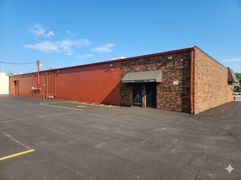 More Photos Of 114 N Larkin Ave, Joliet Storefront For Sale