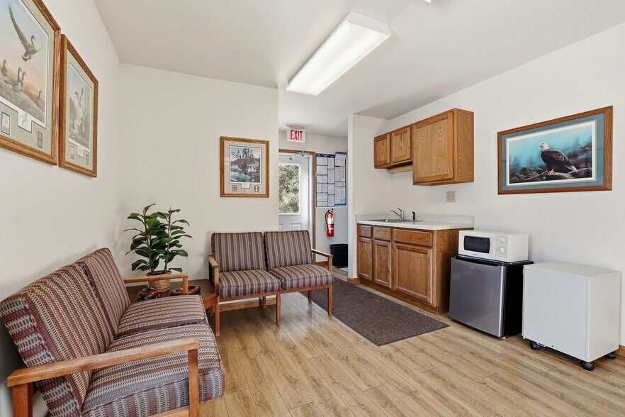 More Photos Of 5500 Prairie Dr, Plover Flex For Sale