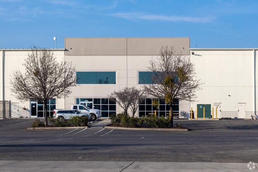 More Photos Of 1919 Boeing Way, Stockton Warehouse For Lease