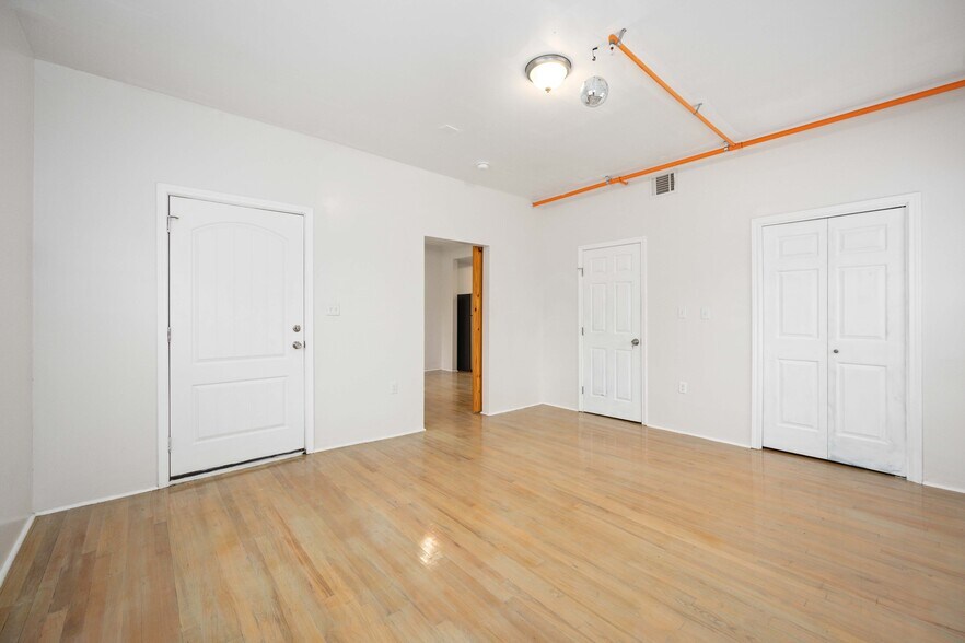 More Photos Of 2602 Isabella St, Houston Apartments For Sale