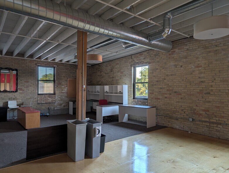 More Photos Of 555 1st Ave NE, Minneapolis Industrial For Sale