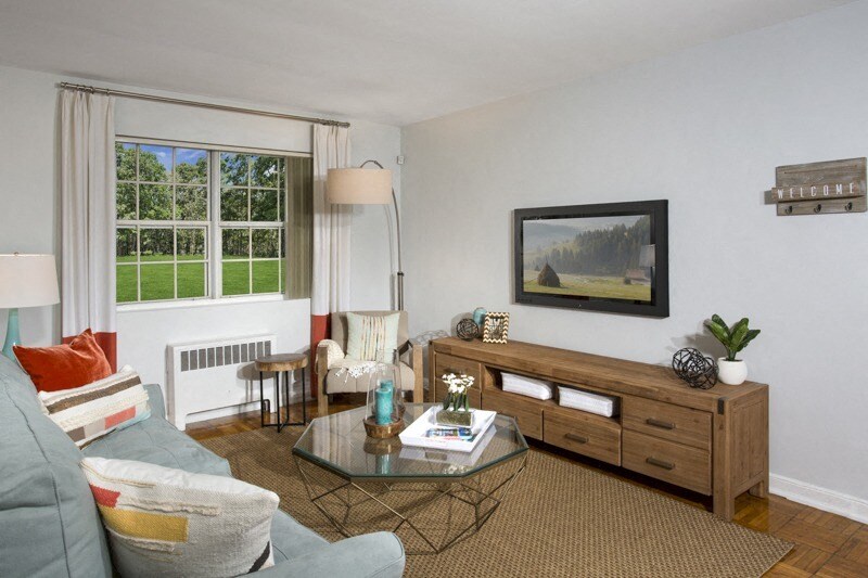 More Photos Of 3301 Chillum Rd, Mount Rainier Apartments For Sale