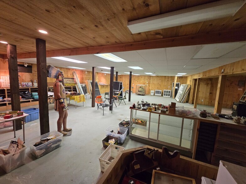 More Photos Of 233 Litchfield Tpke, Washington Freestanding For Sale