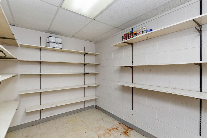 More Photos Of 303 Elgin Ave, Elgin Industrial For Sale