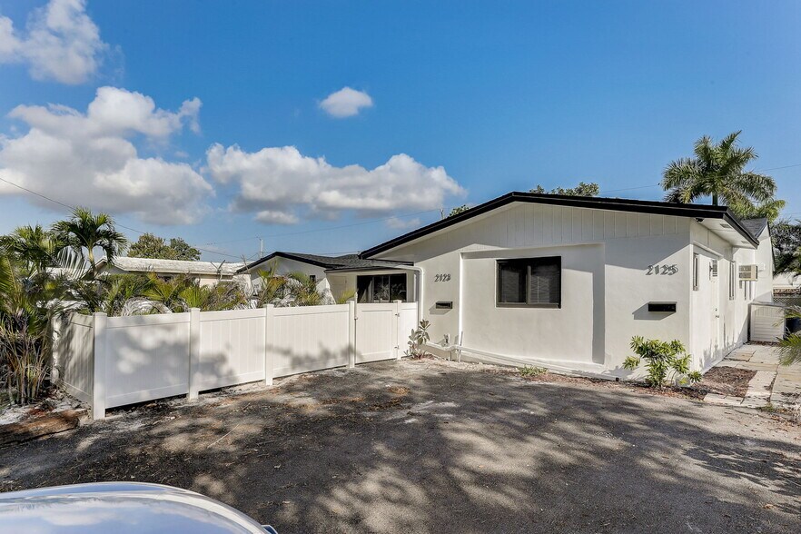 More Photos Of 2121 NE 51st Ct, Fort Lauderdale Apartments For Sale