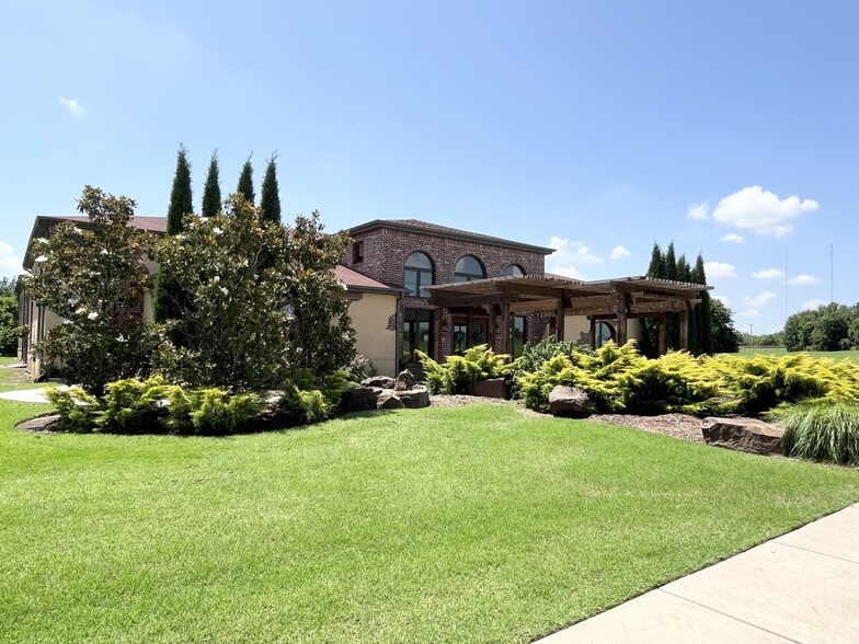 More Photos Of 11200 N Eastern Ave, Oklahoma City Lodge Meeting Hall For Sale