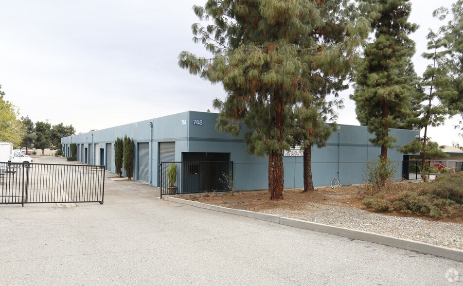 More Photos Of 748 E Bonita Ave, Pomona Warehouse For Lease