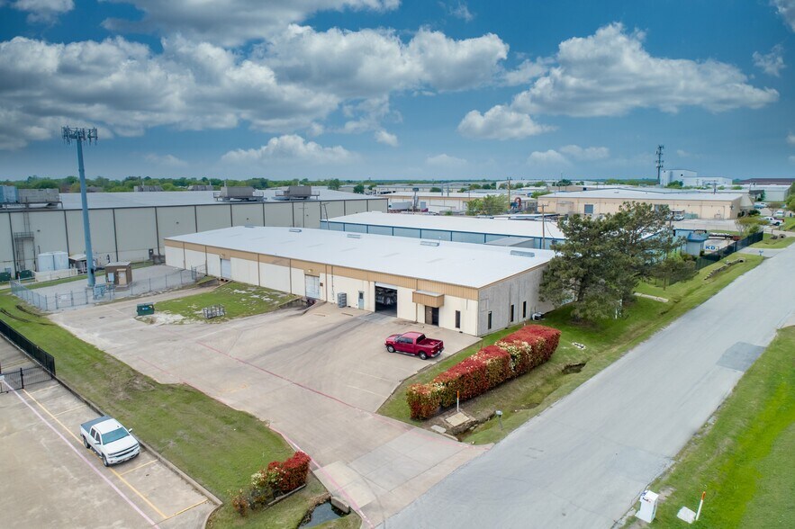1106 N Commercial Blvd N, Arlington, TX 76001 Industrial