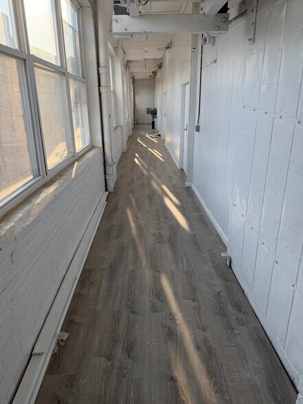 More Photos Of 60 Dickerson St, Newark Light Manufacturing For Lease