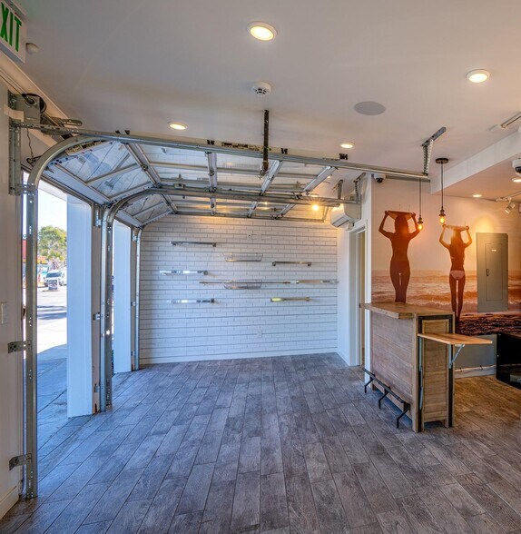 More Photos Of 3816 Mission Blvd, San Diego General Retail For Lease