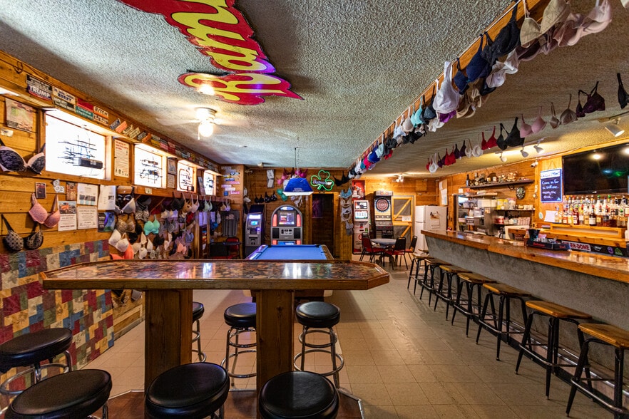 More Photos Of 13899 MT HIGHWAY 200 Hwy, Sun River Bar For Sale