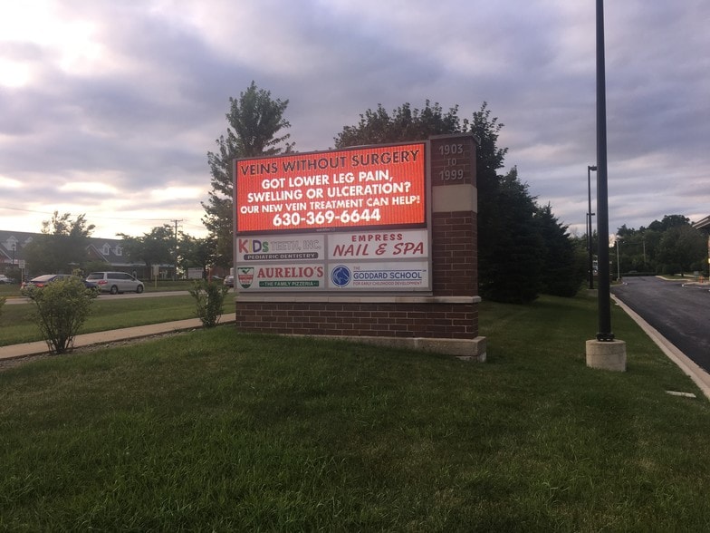 More Photos Of 1928-1995 Springbrook Square Dr, Naperville Unknown For Lease