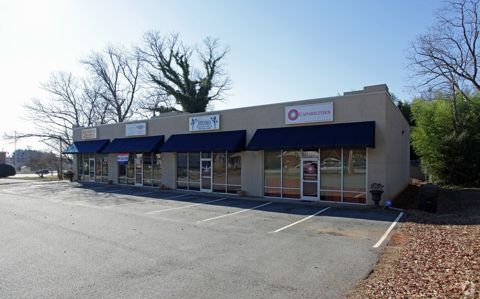 More Photos Of 117 W First St, Lowell Storefront For Lease