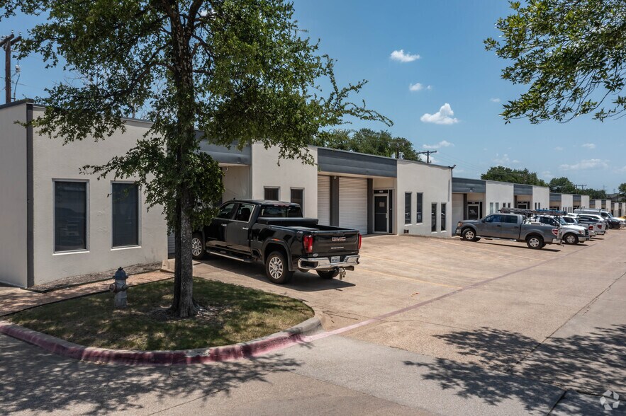 15330 Lyndon B Johnson Fwy, Mesquite, TX 75150 For Lease