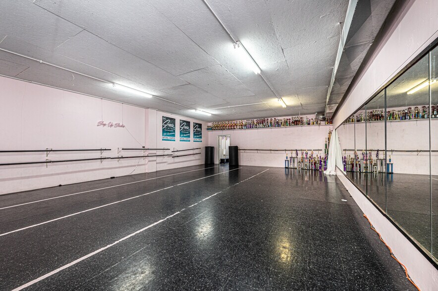 More Photos Of 126 1st Ave S, Conover Storefront Retail Office For Sale
