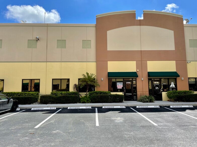 More Photos Of 3700-3718 SW 30th Ave, Fort Lauderdale Warehouse For Sale