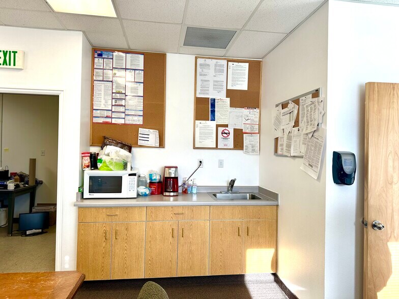 More Photos Of 1245 Alpha St, Ely Service For Sale