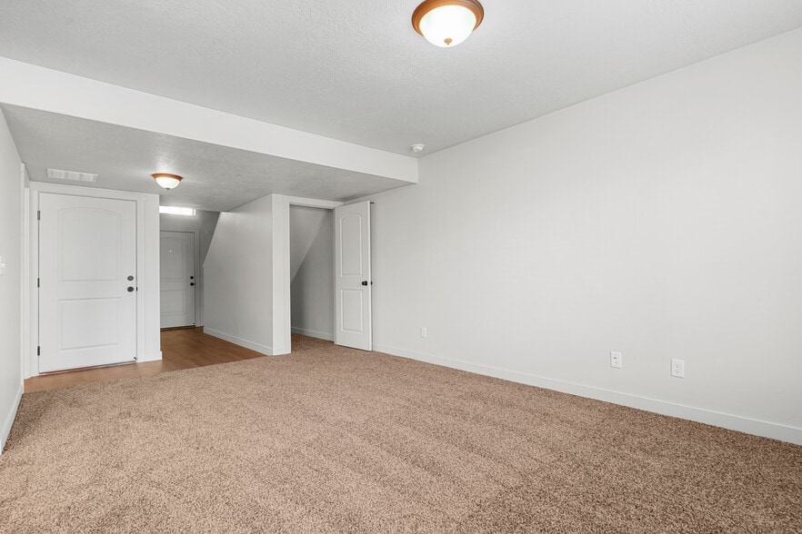 More Photos Of 415 Suncrest Ln, Logan Apartments For Sale