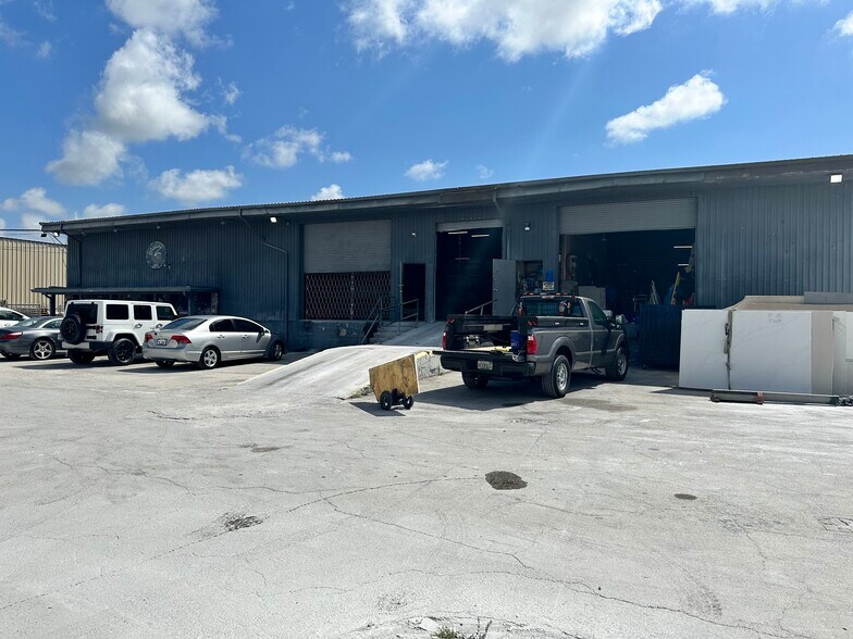 More Photos Of 800 SW 21st Ter, Fort Lauderdale Warehouse For Sale