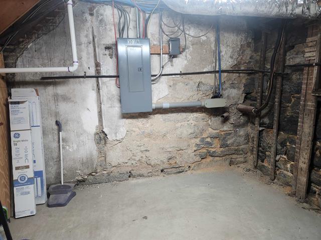 More Photos Of 301 W Main St, Radford Apartments For Sale