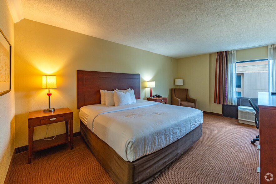 More Photos Of 1922 Skibo Rd, Fayetteville Hotel For Sale