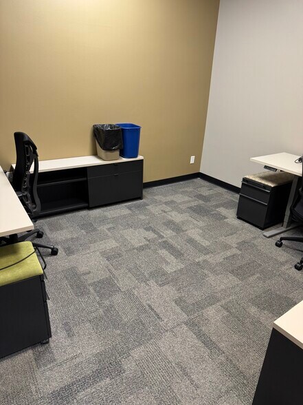 More Photos Of 2200 S Washburn St, Oshkosh Freestanding For Lease