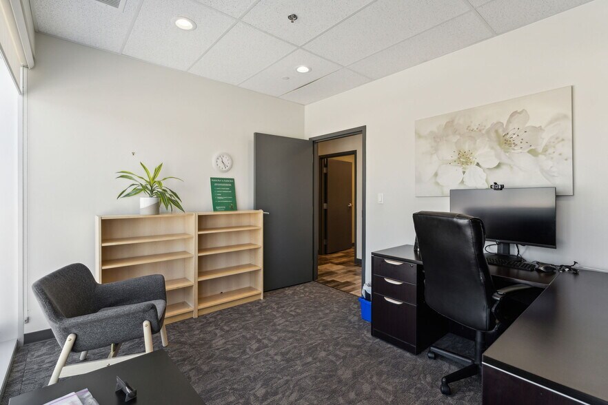 More Photos Of 7005 Fairmount Dr SE, Calgary Medical For Sale