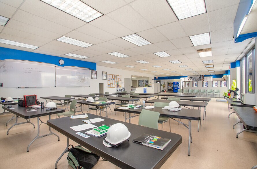 More Photos Of 1625 Ritner Hwy, Carlisle Industrial For Lease