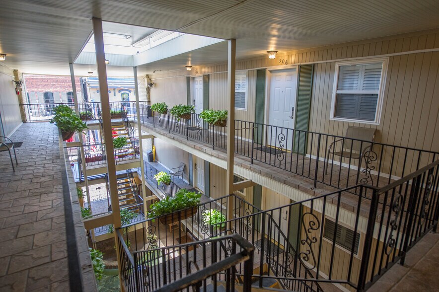 More Photos Of 519 Frenchmen St, New Orleans Hotel For Sale
