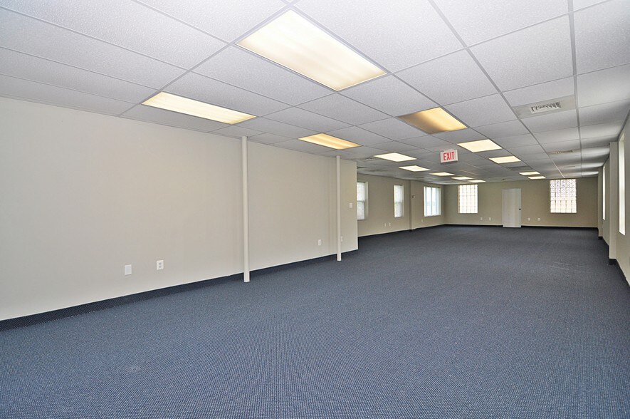 More Photos Of 416 River Rd, Quantico Office For Sale