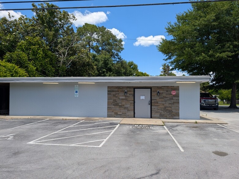 Primary Photo Of 367 Freedom Way, Jacksonville General Retail For Sale