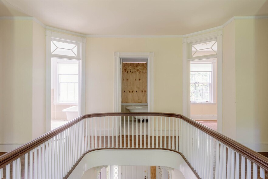 More Photos Of 37-60 Blackburn Rd, Selkirk Apartments For Sale