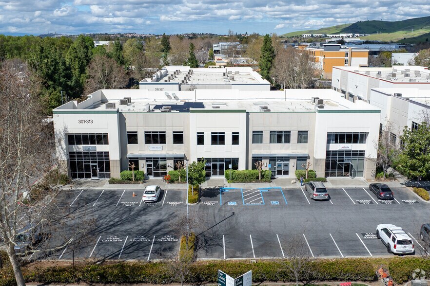 More Photos Of 307 Piercy Rd, San Jose Flex For Sale