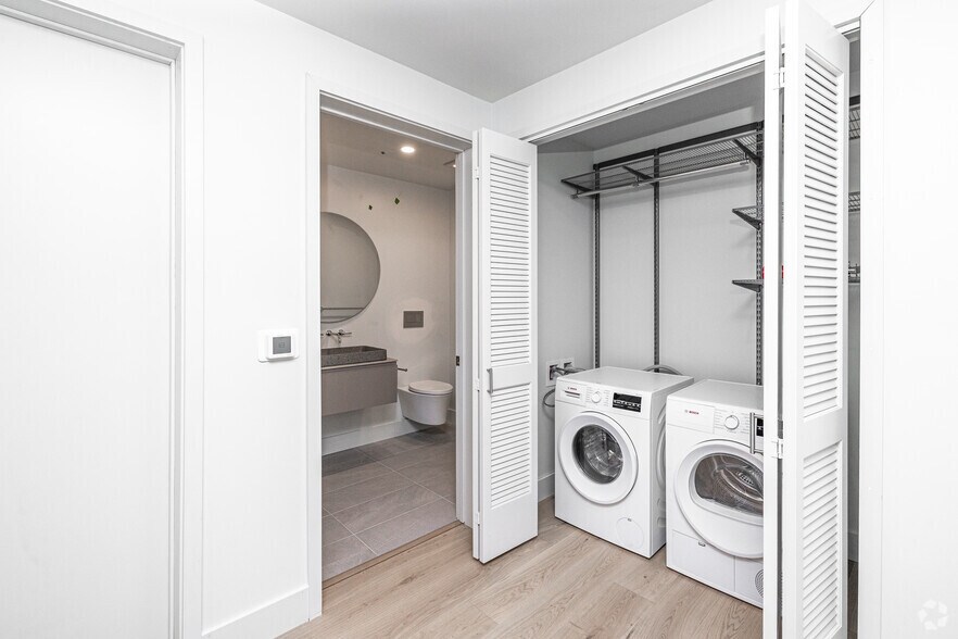 More Photos Of 517 W Main St, Madison Apartments For Lease